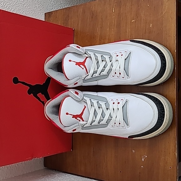 Air Jordan 3 Retro Fire Red Cement 2013 Mens Sneakers 136064-120 Size 14 - Picture 3 of 17